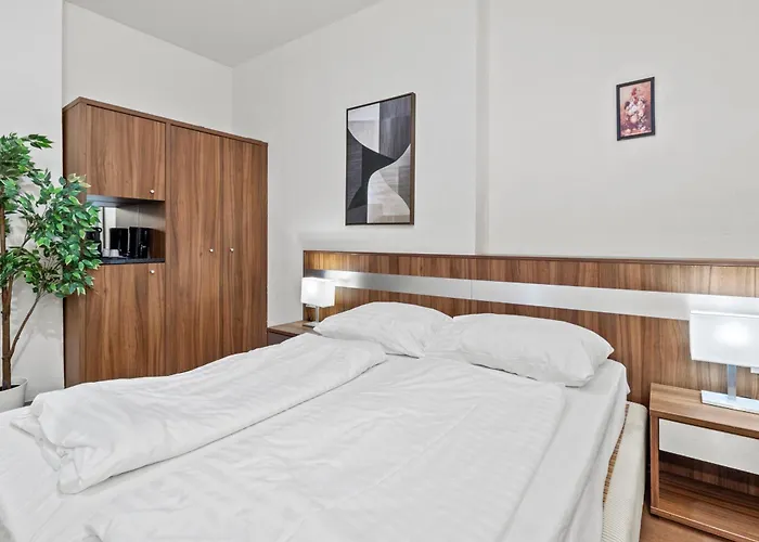 Paid Parking I Calm Location I 10 Minutes To S-bahn Apartman Bécs