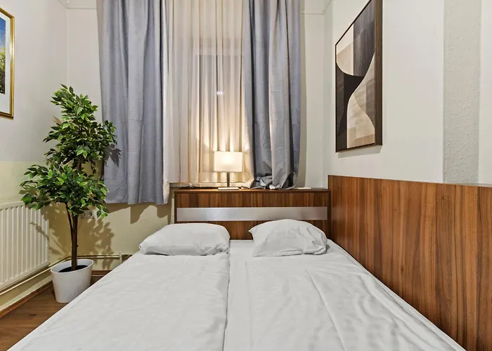 Apartman Paid Parking I Calm Location I 10 Minutes To S-bahn *