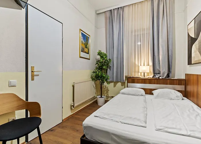 Paid Parking I Calm Location I 10 Minutes To S-bahn Apartman *