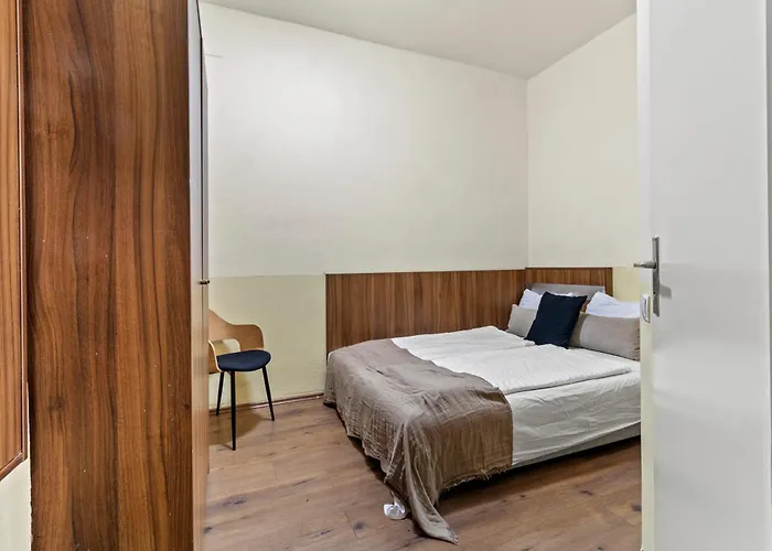 Paid Parking I Calm Location I 10 Minutes To S-bahn Apartman